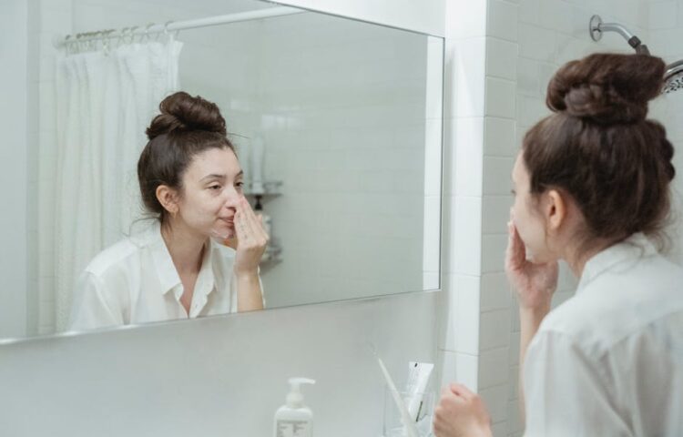 年齢を重ねても美しい肌へ！シンプルで効果的なアンチエイジングスキンケア術