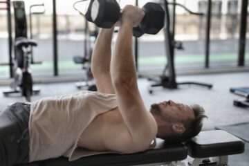 ミニマリストのための自宅筋トレグッズ選び｜シンプルなトレーニングブログ